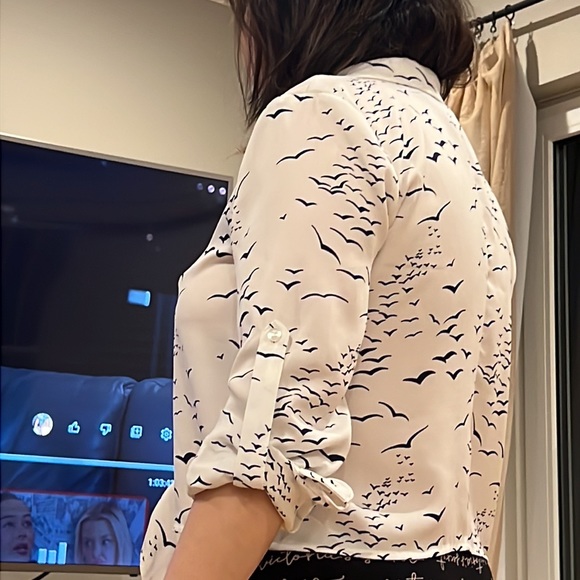 BCBC blouse - Picture 2 of 2